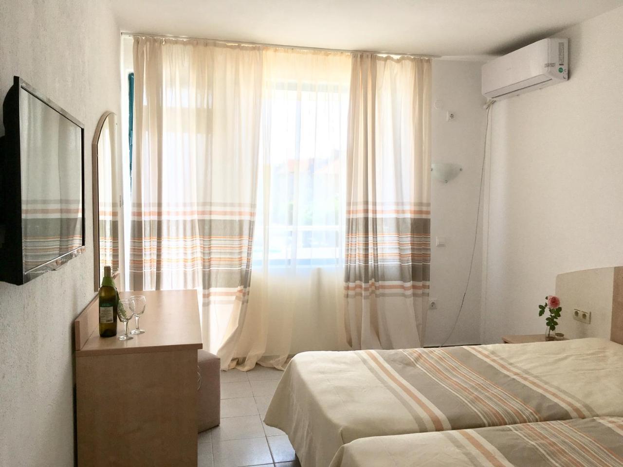 פרימורסקו Alba Family Club Hotel מראה חיצוני תמונה
