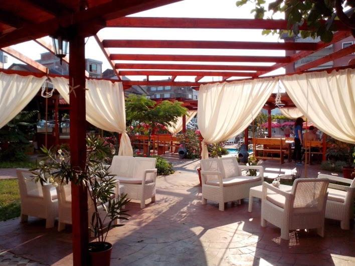 פרימורסקו Alba Family Club Hotel מראה חיצוני תמונה