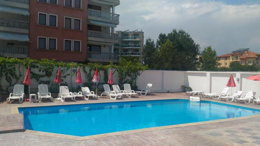 פרימורסקו Alba Family Club Hotel מראה חיצוני תמונה